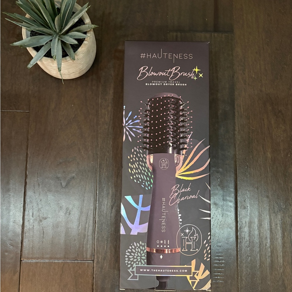 Hauteness | Blowout Brush Black and Charcoal